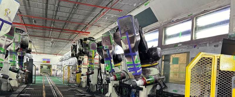 Línea de robots Kawasaki instalada
